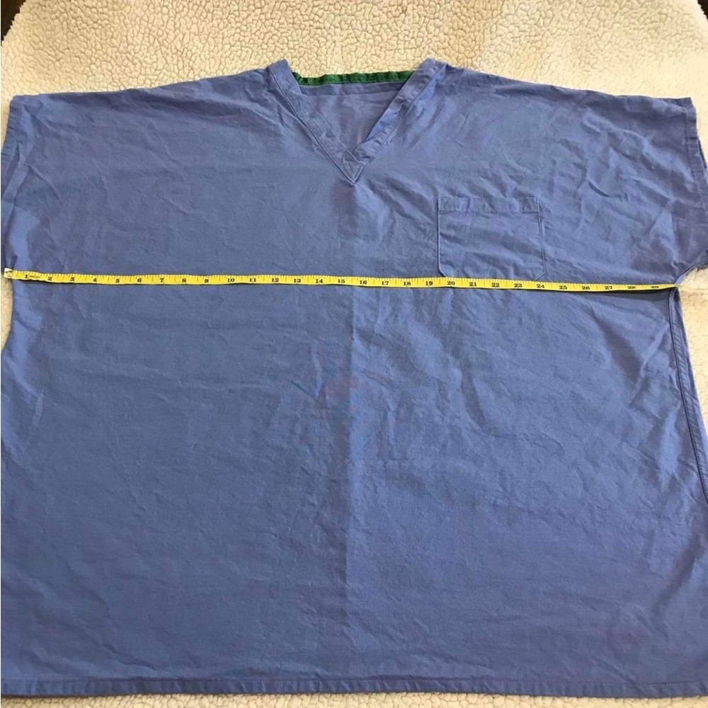 Fashion Seal Healthcare Scrubs Top
Size 2XL 2 Extra Large Unisex 
Blue 
Top 30”